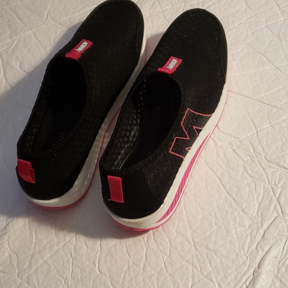 Women's  FASHION Mesh Slip-On  Summer Shoes - Picture 3 of 8